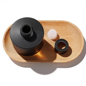 Bouteilles diffuseurs en verre 100 ml rondes noires mates, flacons vides pour huiles essentielles et parfums avec bâtonnets d'aromathérapie noirs - Product Image 2