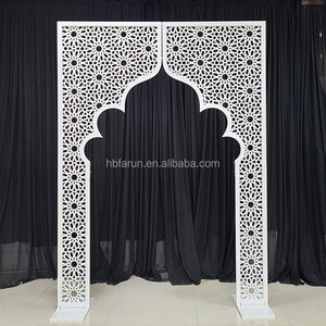 Panel <span class=keywords><strong>de</strong></span> Fondo Arqueado Blanco Moderno con Diseño Nuevo <span class=keywords><strong>de</strong></span> Fábrica FURUN, Marco <span class=keywords><strong>de</strong></span> Flores Talladas, Pantalla Metálica para Decoración <span class=keywords><strong>de</strong></span> Eventos y Bodas - Product Image 1