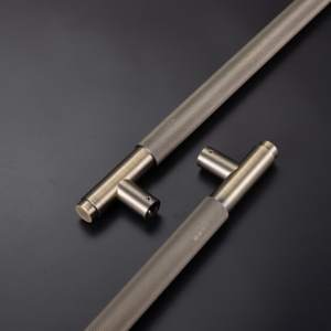 Tiradores y tiradores de puertas de latón de lujo modernos Herrajes de puerta plegables de fábrica personalizados para hoteles Negocios Villas Apartamentos - Product Image 1