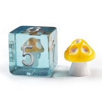 Jeu de dés en résine de jeu transparent polyédrique champignon mignon de conception unique pour joueur du MDN