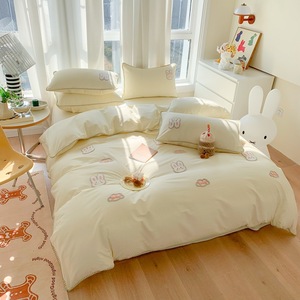 Ensemble de housse de <span class=keywords><strong>couette</strong></span> brodée de dessins animés en 3 styles, drap de <span class=keywords><strong>lit</strong></span> en coton doux pour la peau avec bordure en dentelle pour <span class=keywords><strong>lit</strong></span> d'enfant - Product Image 1