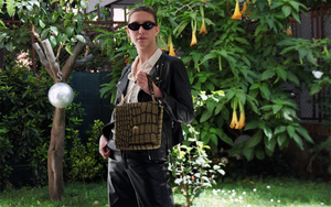 Borsa a Spalla da Donna Designer in Materiale Mat-b, Fatta a Mano in Italia, Stile Classico Rock di Lusso, PVC e Cotone con Catena Personalizzabile - Product Image 6