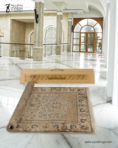 Alfombra de oración de seda de lujo Sacred Bloom, muy solicitada, suave, islámica, Sajjadah, musulmana, Janamaz, disponible para la venta. - Product Image 3