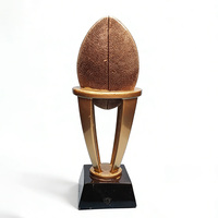 Trophée de football en résine en gros, taille personnalisée, récompense sportive américaine avec base en forme de tour, sculpté et peint à la main, durable