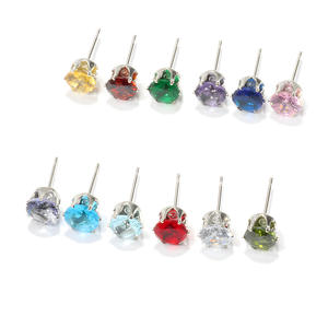 <span class=keywords><strong>Orecchini</strong></span> a Perno RINHOO in Acciaio Inox 6MM con Cristalli di Zirconio <span class=keywords><strong>per</strong></span> Donne e Uomini, Gioielli <span class=keywords><strong>per</strong></span> Piercing <span class=keywords><strong>Trago</strong></span> e Cartilagine a 4 Punte - Product Image 2