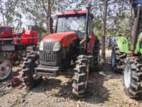Traktor roda pertanian tangan bekas/kedua, YTO LX1304 130hp 4 * 4wd dengan peralatan pertanian kecil pengangkut mesin