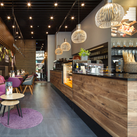 Conception d'intérieur pour boulangerie-café, service de rénovation de café commercial sur mesure, décoration moderne et industrielle pour boulangerie-café