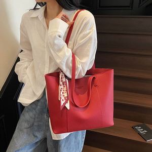 กระเป๋าโท้ทสีพื้นเรียบง่ายสำหรับผู้หญิง กระเป๋าถือหนังกันน้ำ  กระเป๋าโท้ท PU ขนาดใหญ่จุของได้เยอะ - Product Image 5