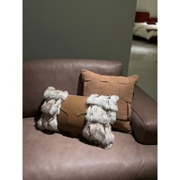 Coussins décoratifs carrés luxueux en fourrure de renard et PU à abstrait géométrique pour canapés, idéaux pour la maison et les chambres d'hôtel