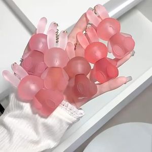 OEM ODM Gege Bear Niedliches Kaninchen Design Samt Lip gloss Langlebig Feuchtigkeit spendende Antihaft-Tasse 2 in 1 Schlüssel kette Lip gloss - Product Image 3