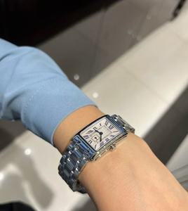 Montre mécanique élégante et luxueuse pour femmes avec bracelet carré en acier inoxydable - Design tendance et professionnel de haute qualité - Product Image 5