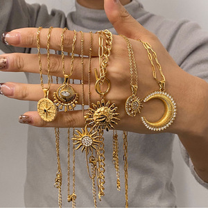 Collar con Colgante de Sol y Luna Dorado Yueli, Cadena de Acero Inoxidable, Diseño Geométrico, Joyería de Moda para Mujer - Product Image 3