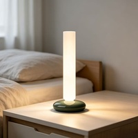 Lampe de table portable rechargeable de style minimaliste nordique, veilleuse créative pour chevet, lampe d'ambiance pour le camping et la décoration de table à manger