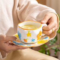 Set cangkir kopi keramik lukisan tangan gaya segar Modern Set piring cangkir kopi lucu desain hati feminin kualitas tinggi cangkir teh siang