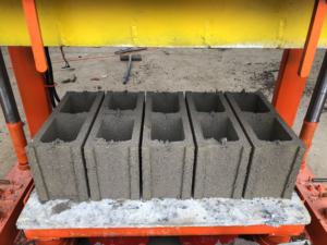 स्वचालित QTJ4-40 ब्लॉक बनाने वाली मशीन इंजन 8.8 kw पावर 380v/440v वोल्टेज आसान मैनुअल खोखली कंक्रीट ईंट - Product Image 4