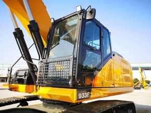 Excavadora de cadenas mediana de 33 toneladas en buen estado, maquinaria de construcción Liugong933F, motor y bomba de alta eficiencia, 1 año de garantía. - Product Image 4