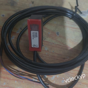 Sensor Fotoeléctrico Leuze PRK5B/2X-M8 Usado - Product Image 1