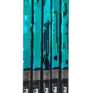 Bâton de hockey en fibre de carbone de pointe, point de flexion moyen, flexibilité équilibrée pour les joueurs centraux polyvalents ayant besoin d'équilibre pour les passes et les tirs - Product Image 3