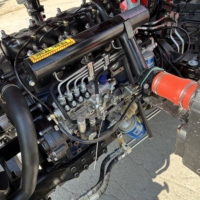 Tracteur agricole 100 CV 4 roues motrices Transmission par engrenages Rouge Moteur Garantie 3 ans