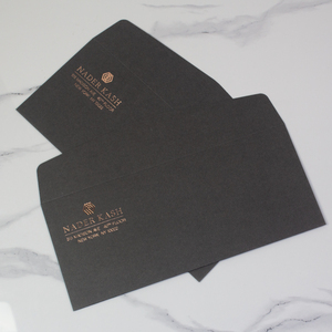 Enveloppe professionnelle personnalisée haut de gamme en papier texturé avec logo en feuille d'or rose, finition mate, pour bijoux, cadeaux et invitations - Product Image 5