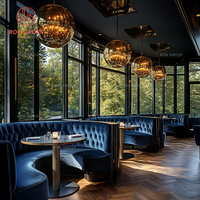 Ensemble de table et canapé de luxe pour café et restaurant, table circulaire en marbre, base en or massif, chaises de salle à manger modernes bleu roi capitonnées