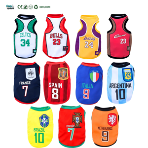 Vente en gros <span class=keywords><strong>Maillot</strong></span> de football européen pour chien, Gilet classique en polyester respirant et léger, Motif lettres Nouvel An, Vêtements pour animaux de compagnie - Product Image 1