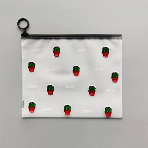 Concevez vos propres pochettes recyclées avec logo, sacs d'emballage en PE dépoli avec anneau de traction et fermeture éclair pour vêtements, sous-vêtements et chaussettes - Product Image 4