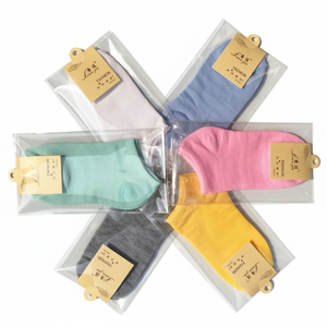 Sneakers e calzini alla caviglia avvolti individuali da donna - Product Image 1