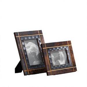Cadre photo Flolenco de luxe classique écologique pliable en grain de bois noir, en MDF artisanal, en cuir, vintage, créatif, vertical - Product Image 3