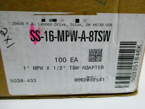 Boîte de 100 SS-16-MPW-A-8T Adaptateur en acier inoxydable SW 1in Mpw X 1/2in Tsw - Product Image 2