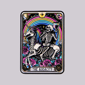 Broche émaillée Tarot Squelette « Audace », épingles de revers, badges pour sacs à dos, accessoires vestimentaires, bijoux punk, cadeaux - Product Image 1