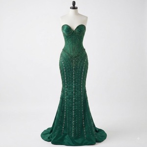Vestido de Noche Verde Esmeralda Satinado, Moderno, Elegante, Lujoso, Transpirable, Antiarrugas, Ecológico, para Fiestas Formales, Diseño de Moda - Product Image 1