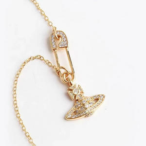 Chaîne de clavicule creuse en zircon avec pendentif Saturne entièrement serti de diamants, version haut de gamme pour femme, Empress Dowager Vivienne - Product Image 5