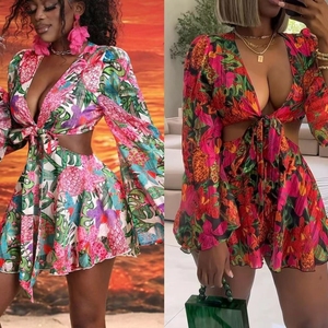 ชุดเซ็ต 2 ชิ้น เสื้อแขนบานผูกเอว คอลึก ลายดอกไม้ กระโปรงสั้น แฟชั่นสำหรับผู้หญิง - Product Image 2