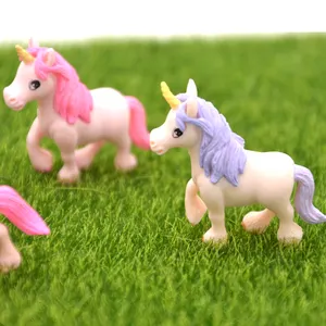 パーソナリティ大人の女の子男の子の誕生日プレゼント卸売動物3Dキーホルダー小さな小さなおもちゃプラスチックユニコーン置物