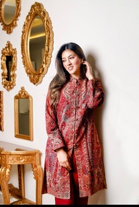 Suministro al por mayor de lana Phiren de Cachemira para mujeres, ropa étnica cálida de invierno, Kurti de Cachemira hecho a mano, proveedor indio. - Product Image 3