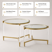 Ensemble de 2 tables basses gigognes rondes avec plateau en verre, structure en métal doré et pieds en acrylique – Mobilier de salon moderne et luxueux