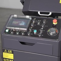 Machine à scier à ruban horizontale CNC intelligente et sécurisée Loginfly modèle BSV160130P pour la fabrication industrielle du métal, très demandée en Europe