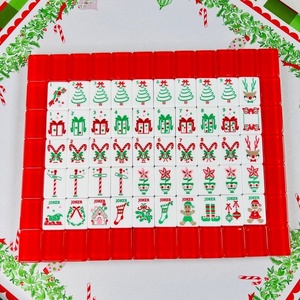 Fichas de Mahjong Navideñas de Lujo Rojas, 160 Piezas, con Diseño Festivo de Renos y Bastones de Caramelo, para Noches de Juego en Familia - Product Image 1