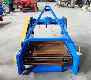 Cosechadora <span class=keywords><strong>de</strong></span> <span class=keywords><strong>patatas</strong></span> pequeña usada 4UD-90 para uso agrícola con características <span class=keywords><strong>de</strong></span> cosechadora Reaper con componentes <span class=keywords><strong>de</strong></span> motor central - Product Image 4