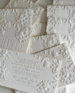 Invitations de <span class=keywords><strong>mariage</strong></span> personnalisées en papier cartonné coton 600 g/m² avec motif floral sculpté et gaufré, design luxueux et élégant, dorure à chaud « Save the Date » - Product Image 5