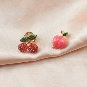 Cherrypin versione coreana camicetta estiva che stringe la vita con graziosa spilla di frutta alla moda color miele smalto pesca - Product Image 1