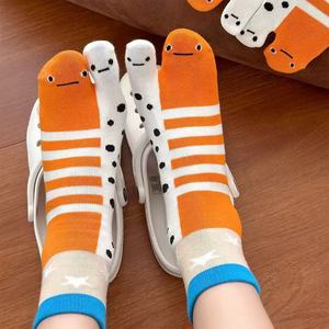 Chaussettes Tabi amusantes pour femme, motif anguille de jardin, chaussettes à bout fendu Kawaii, chaussettes mi-mollet rayées en coton, style 'Ugly Cute', vente en gros - Product Image 1