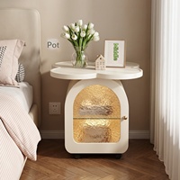 Table de chevet créative de style nordique en forme de trèfle, meuble de rangement pour chambre à coucher, table d'appoint mobile en fer pour canapé