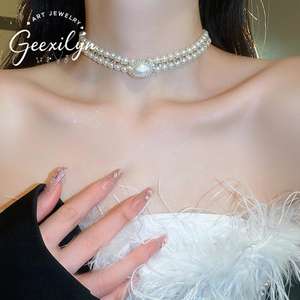 Kalung Rantai Emas Lapis Emas Gaya Retro Prancis Mewah dengan Imitasi Mutiara untuk Wanita, Liontin Hati Bunga Bertabur Kristal - Product Image 3