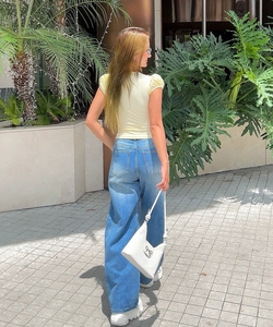 New Arrival Vietnam Womens Curved Leg Jeans Hot Trend Figure Flattering Size S XXL Slimming Effect Vintage Wash - Product Image 1