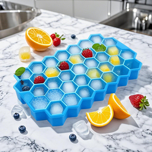 <span class=keywords><strong>Bac</strong></span> à glaçons en <span class=keywords><strong>silicone</strong></span> avec couvercles amovibles 37 grilles Moule à glace créatif en nid d'abeille Facile à bricoler Outils de fabrication de crème glacée à usage domestique - Product Image 3