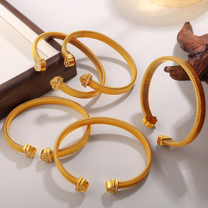 Bracelet en acier inoxydable plaqué or pour femme, bijoux de fête SZ287WEG, bracelet doré au design exagéré, style luxe léger - Product Image 1