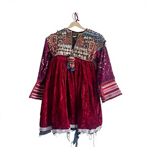 Vestido Tradicional Hmong Bordado con Flores y Dobladillo Acampanado, Diseño Original (ODM), Vestido Étnico Miao Hecho a Mano con Cuentas, Estilo Vintage - Product Image 2