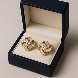 Boucles d'oreilles serties de diamants en moissanite avec un design élégant, boucles d'oreilles rondes en or plaqué diamant élégantes pour femmes - Product Image 2